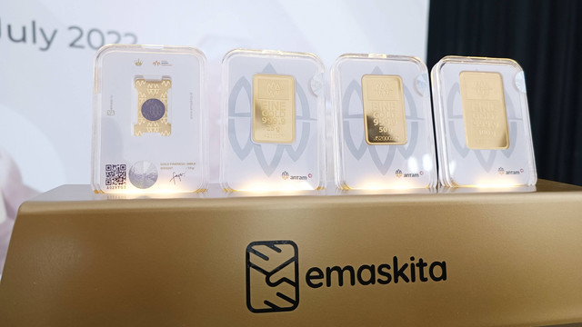 PT Emas Antam Indonesia dan PT Hartadinata Abadi Tbk meluncurkan emas batangan murni dilengkapi teknologi BullionProtect. Foto: Ghinaa Rahmatika/kumparan