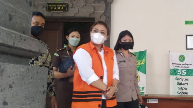 Eks Bupati Tabanan, Bali Eka Wiryastuti yang kini menjadi terdakwa dalam kasus korupsi - IST