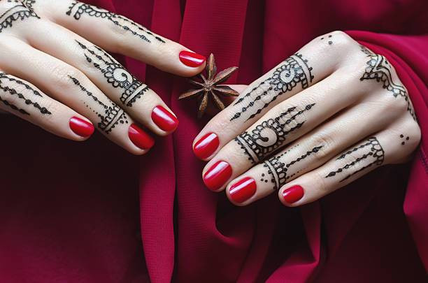 Cara Menghilangkan Henna di Kuku. Foto; iStockphoto