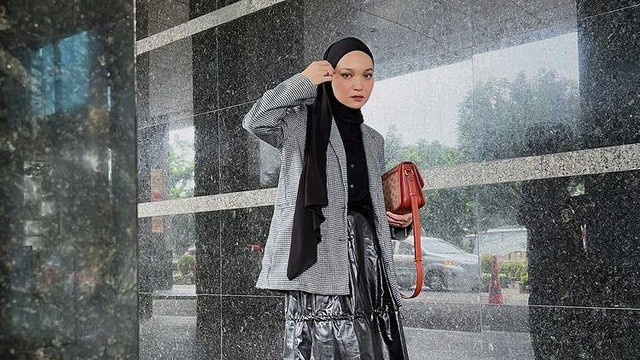 Ilustrasi bergaya edgy dengan rok. Foto: Instagram.com/sorayaulfa15