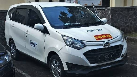 Daihatsu Sigra EV buatan IMEV Bandung. Foto: Dok. Indo Motor Electric Vehicle