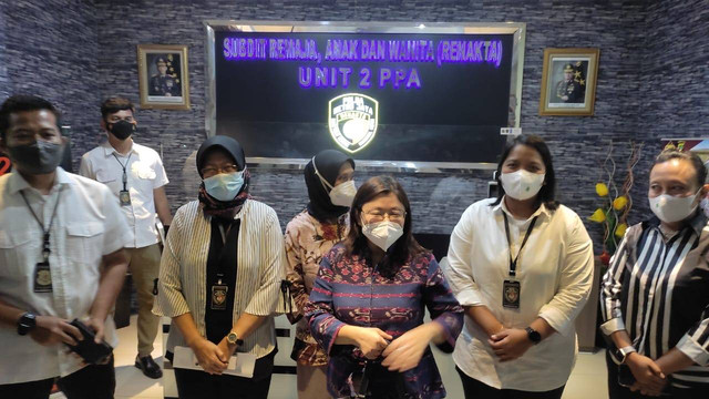 Ketua Komnas Perempuan Andy Yentriyani di Polda Metro Jaya, Rabu (13/7/2022). Foto: Dok. Istimewa