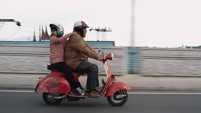 Cuplikan Film Perjalanan Pertama yang salah satu lokasi syutingnya di Kota Bukittinggi. (Dok Mahakarya Pictures)