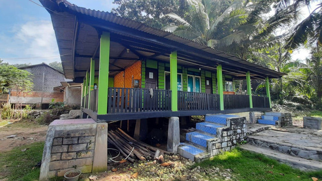 Vila milik Natrom, pria yang mengaku sebagai Dewa Matahari di Lebak. Foto: Dok. Istimewa