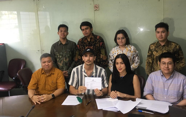 Jumpa Pers Jessica Iskandar dan Vincent Verhaag terkait kasusu penipuan. Foto: Istimewa