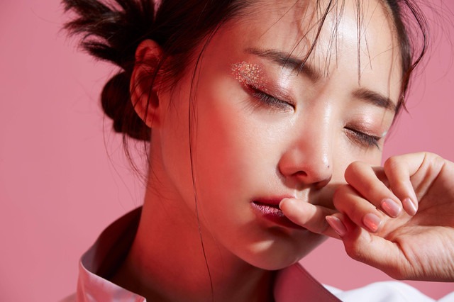 Ilustrasi glitter eyeshadow. Foto: K-Angle/Shutterstock