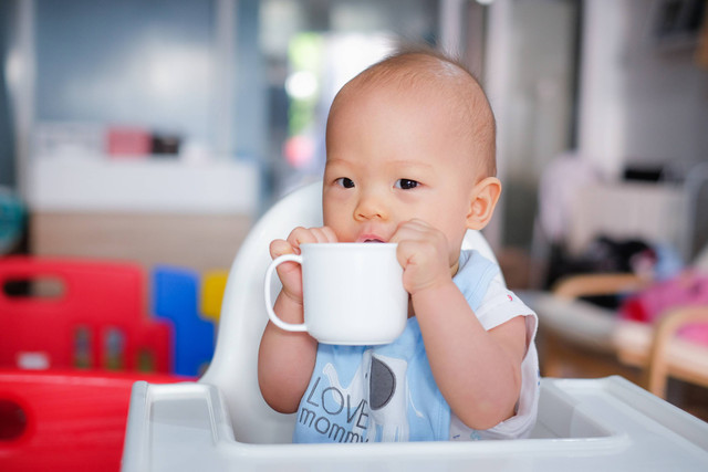 Alasan Bayi Perlu Berhenti Minum dari Dot. Foto: Shutterstock