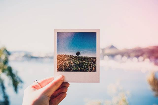 Ilustrasi ukuran foto 10r berapa cm. Sumber foto : https://www.pexels.com/@fotios-photos/