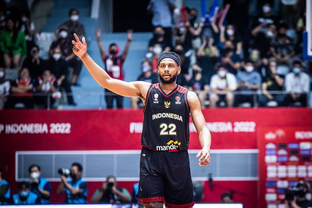 Marques Bolden di Laga Timnas Basket RI melawan China dalam laga playoff FIBA Asia Cup 2022 di Istora GBK, Jakarta, Senin (18/7). Foto: FIBA Asia Cup