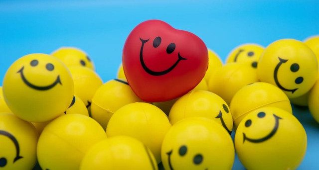 Kumpulan Arti Warna Love Emoji  Sumber www.unsplash.com
