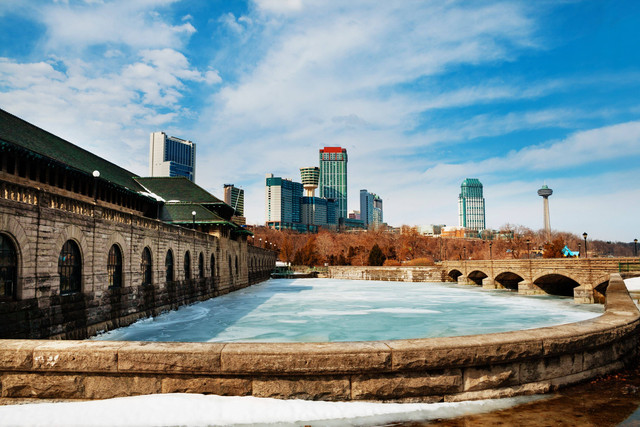 Ilustrasi pembangkit listrik Niagara Falls. Foto: Sergey Novikov/Shutterstock