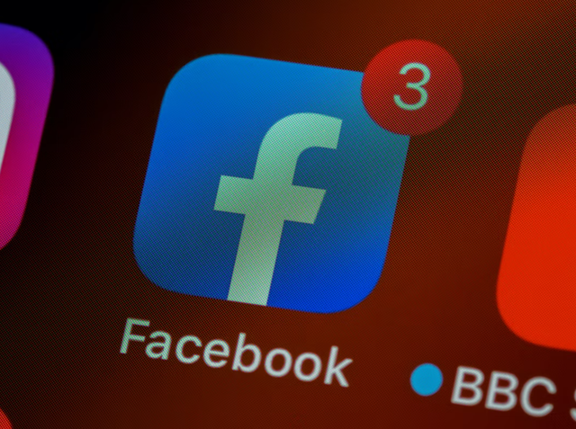 Ilustrasi cara mengenang akun FB teman. Foto: unsplash.com/brett_jordan