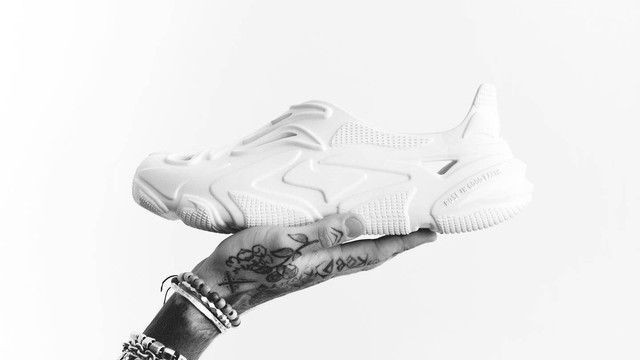 Sepatu Sneaker yang Terbuat dari Sex Toys. Foto: Instagram/@roseingoodfaith