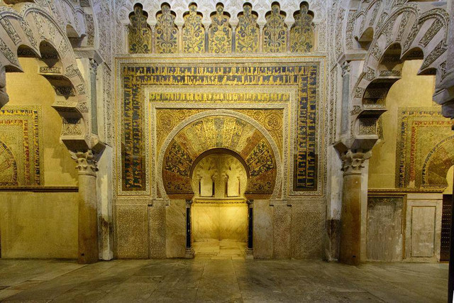 Ilustrasi mihrab masjid terindah di dunia. Foto: Pixabay