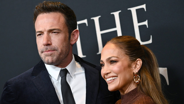 Ben Affleck dan Jennifer Lopez menghadiri "The Last Duel" New York Premiere di Rose Theatre at Jazz at Lincoln Center di New York pada Oktober 2021. Foto: Anthony Behar/Sipa USA/Reuters