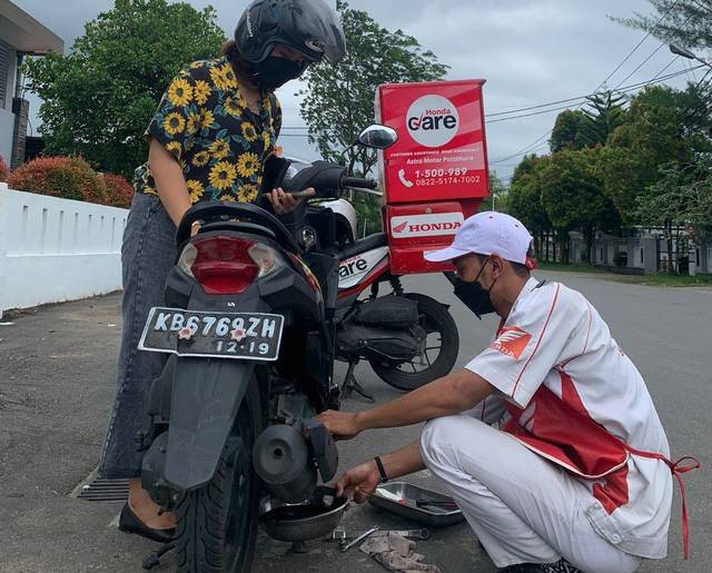 Astra Motor Honda Kalbar memberikan layanan Honda Care. Foto: Dok. Astra Motor Kalbar