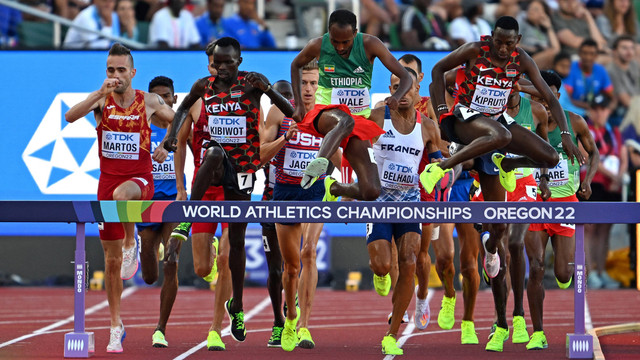 Final lari halang rintang 3000m putra World Athletics Championships di Hayward Field, Eugene, Oregon, Senin (18/7/2022). Foto: Permata Samad/AFP