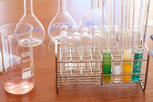 Ilustrasi Materi Kimia Kelas 12 Semester 1 2022  Foto:Pixabay