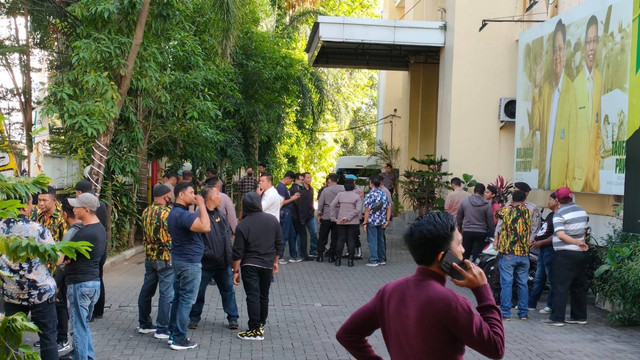 Dua kelompok pengurus Golkar di Sulsel terlibat bentrokan, Kamis (21/7/2022). Foto: Dok. Istimewa