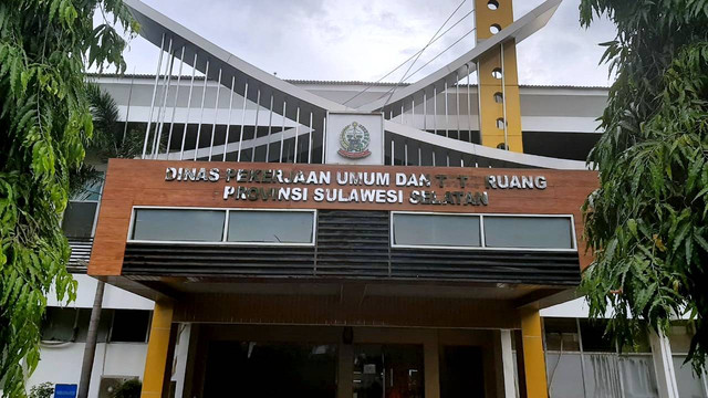 Suasana Kantor Dinas Pekerjaan Umum dan Tata Ruang (PUTR) Pemprov Sulawesi Selatan. Foto: Dok. Istimewa