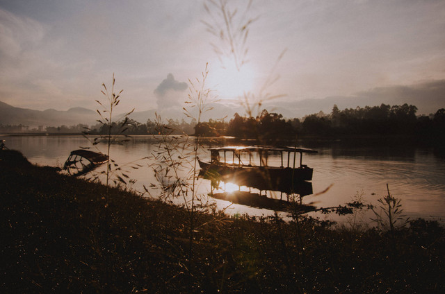 Spot Sunrise di Bandung, Foto/Unshplas/Muhammad Ruqi Yaddin.