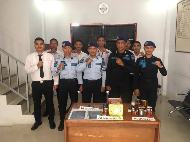 Sesi Foto bersama usai melaksanakan razia, Dokumentasi by Humas Lapas Saparua