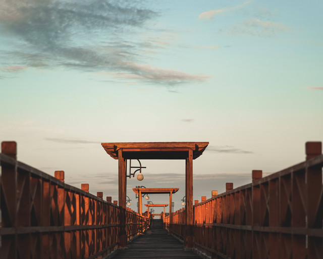 aktivitas di pulau seribu. sumber foto : unsplash/pieter.