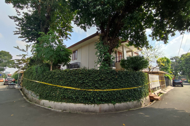 Suasana di rumah Kadiv Propam Polri Irjen Pol Ferdy Sambo di Kompleks Polri Duren Tiga, Jakarta Selatan, Sabtu (23/7/2022). Foto: Jamal Ramadhan/kumparan