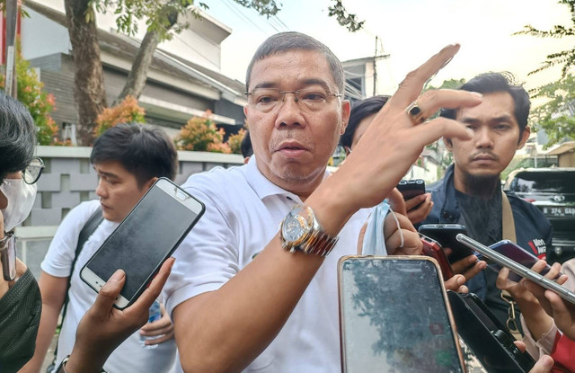 Jhonson Panjaitan di Kompleks Polri Duren Tiga, Sabtu (23/7). Foto: Ainun Nabila/kumparan