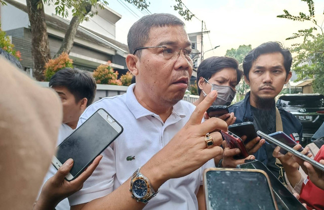 Jhonson Panjaitan di Kompleks Polri Duren Tiga, Sabtu (23/7). Foto: Ainun Nabila/kumparan