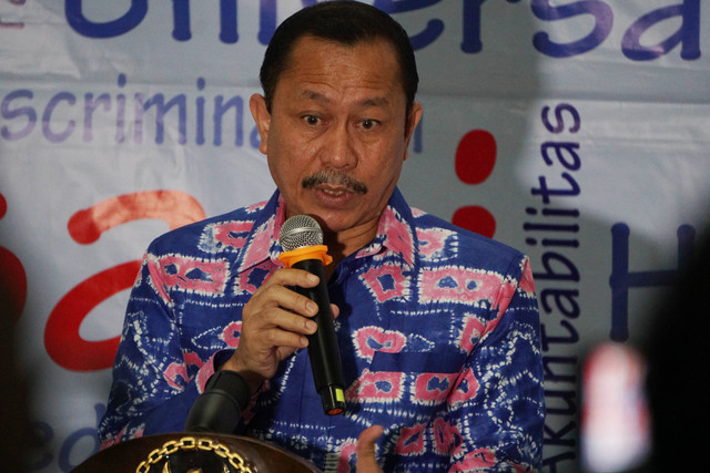 Ketua Komnas HAM, Ahmad Taufan Damanik memberikan keterangan mengenai pemanggilan 7 ajudan di Komnas HAM, Jakarta, Selasa (26/7/2022). Foto: Jamal Ramadhan/kumparan