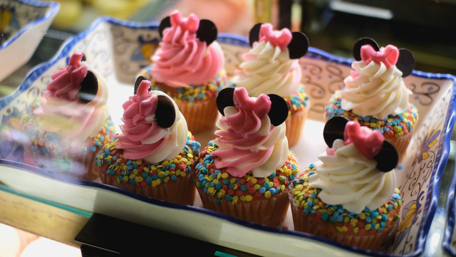 Makanan di disneyland tokyo yang unik, Photo by Perry Merrity II on Unsplash