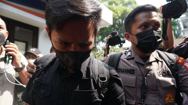 Bharada E tiba di Komnas HAM Jakarta, Senin (26/7/2022). Foto: Jamal Ramadhan/kumparan