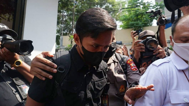 Bharada E tiba di Komnas HAM Jakarta, Senin (26/7/2022). Foto: Jamal Ramadhan/kumparan