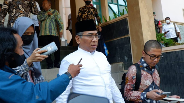 Ketua Umum Pengurus Besar Nahdlatul Ulama (PBNU) Yahya Cholil Staquf atau Gus Yahya saat di Universitas Islam Indonesia (UII), Kabupaten Sleman, DI Yogyakarta, Selasa (26/7/2022). Foto: Arfiansyah Panji Purnandaru/kumparan