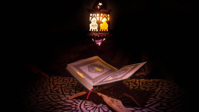 Ilustrasi Al-quran. Foto: Waleed_Hammoudeh/Shutterstock