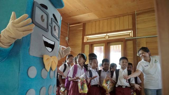 Suasana peresmian Rumah Pintar di Desa Budo, sebagai bentuk program TJSL PLN UIW Suluttenggo.