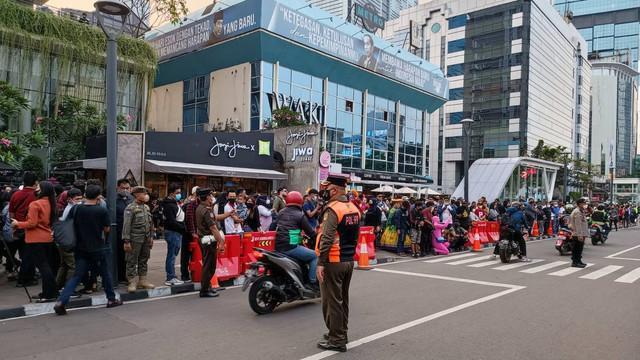 Situasi terkini kawasan Dukuh Atas lokasi Citayam Fashion Week pada Selasa (26/7/2022) Sore. Foto: Ainun Nabila/kumparan