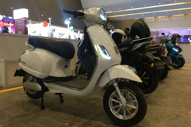 Pilihan motor listrik di ajang PERIKLINDO Electric Vehicle Show (PEVS) 2022. Foto: Sena Pratama/kumparan