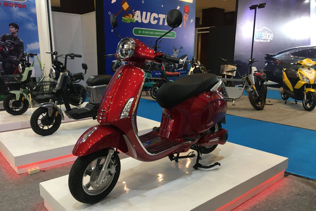 Pilihan motor listrik di ajang PERIKLINDO Electric Vehicle Show (PEVS) 2022. Foto: Sena Pratama/kumparan