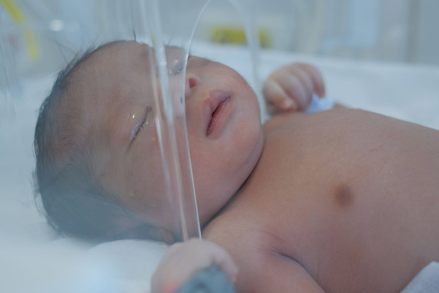 Tiap Tahun 50 Ribu Bayi di RI Lahir Kelainan Jantung, Baru 7.500 yang Tertangani. Foto: Anucha Cheechang/Shutterstock