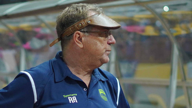 Pelatih Persib Bandung, Robert Rene Alberts. Foto: Dok. persib