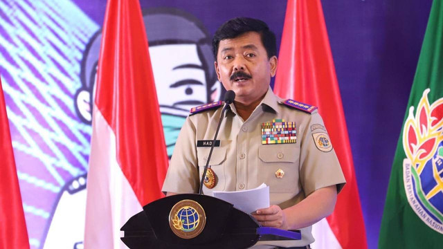 Jajaran Kementerian ATR/BPN diberi atribut baru berupa baret, tongkat komando, hingga tanda pangkat. Foto: Instagram/@kementerian.atrbpn