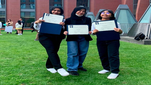 Tiga SMA Mutiara Harapan, Chiara Aishabyna Firasty, Farah Naila Salma dan Putu Satya Maharani, mengikuti Summer School Program (Foto: Istimewa)