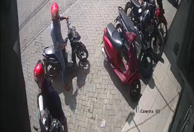 Maling motor di Bandar Lampung terekam CCTV gunakan Honda BeAT Street saat beraksi, Rabu (27/7/2022) | Foto: ist