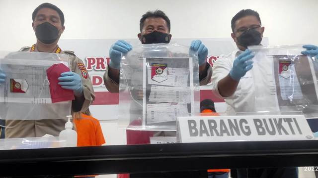 Kapolda Sulut, Irjen Pol Mulyatno saat menggelar jumpa pers terkait human trafficking