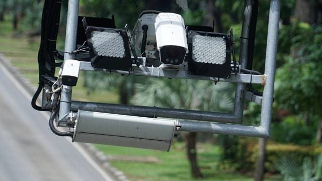CCTV Electronic Traffic Law Enforcement (ETLE) yang terpasang di Jalan Merdeka Barat, Kamis (16/1). Foto: Helmi Afandi Abdullah/kumparan