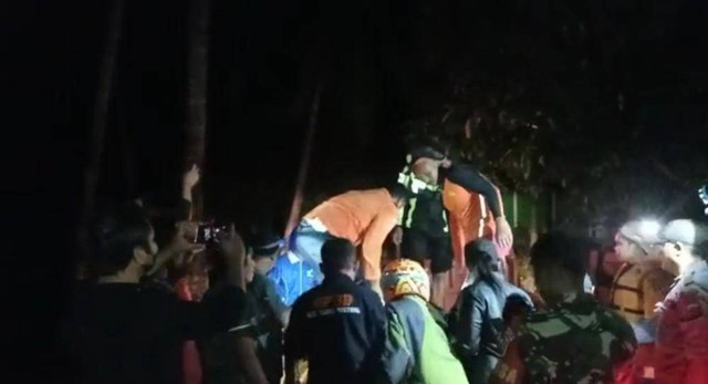 Banjir bandang di Desa Torue, Kecamatan Torue, Kabupaten Parigi Moutong, Jumat dinihari (29/7/2022). Foto: Dok. Istimewa