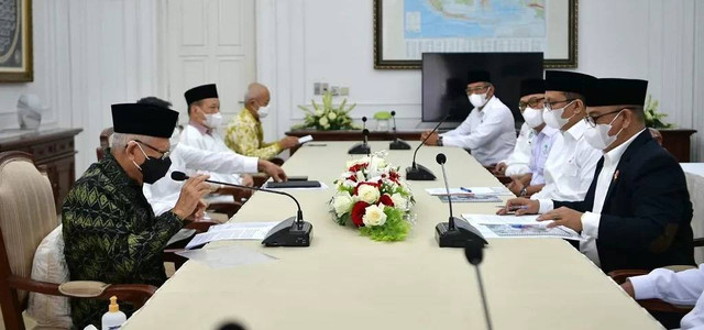 Wakil Presiden Ma'ruf Amin menerima audiensi Dewan Pimpinan Pusat Asosiasi Petani Kelapa Sawit Indonesia (DPP APKASINDO) di kediaman resmi Wapres, Jalan Diponegoro Nomor 2, Jakarta, Kamis (28/07/2022). Foto: Humas Wapres Foto: Dok. Humas Wapres