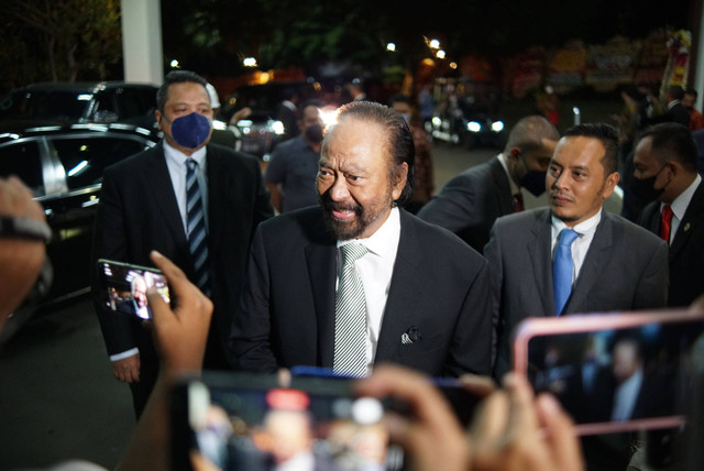 Ketum Partai Nasdem Surya Paloh tiba di tempat resepsi putri Anies Baswedan, Mutiara Baswedan di Ancol, Jakarta, Jumat (29/7/2022). Foto: Jamal Ramadhan/kumparan